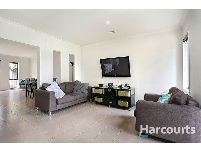 9 Gellibrand  Walk, Mernda VIC 3754