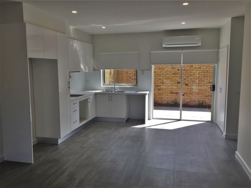 42 Highlands Road, Thomastown VIC 3074