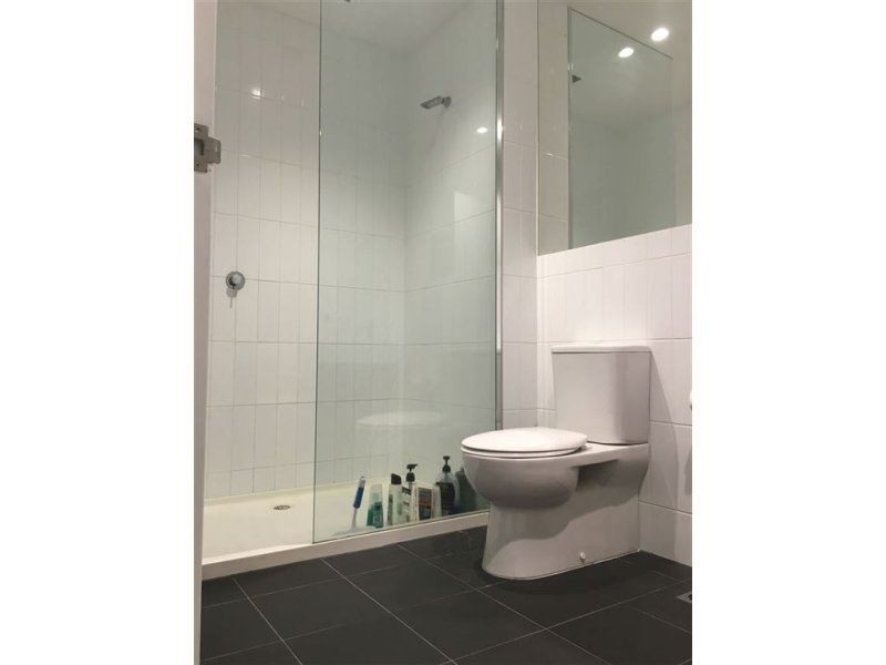 111/255 Racecourse Road, Kensington VIC 3031