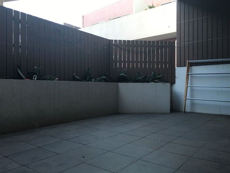 111/255 Racecourse Road, Kensington VIC 3031