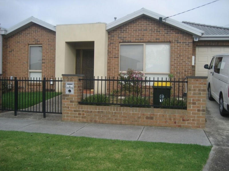 73 Lincoln Drive, Thomastown VIC 3074