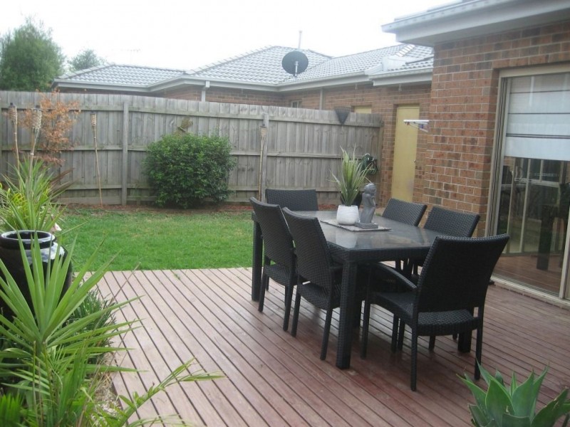 73 Lincoln Drive, Thomastown VIC 3074