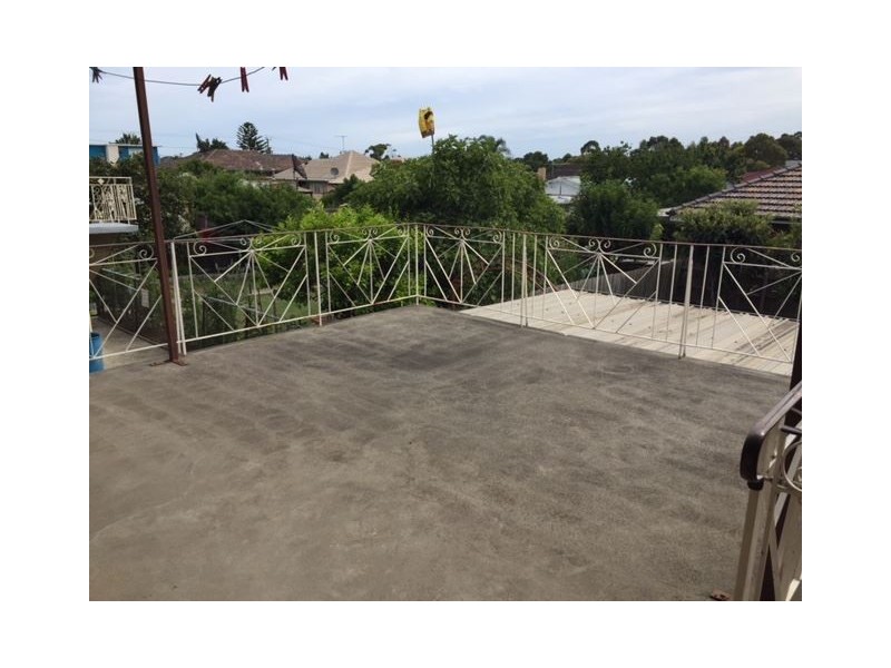 15 Mount View Road, Thomastown VIC 3074