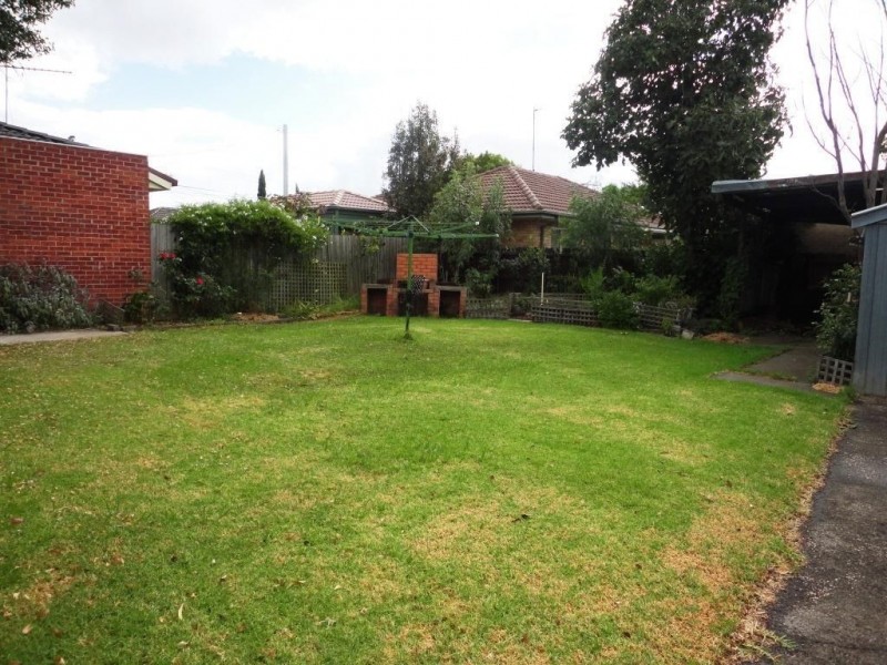 122 Mount View Road, Lalor VIC 3075