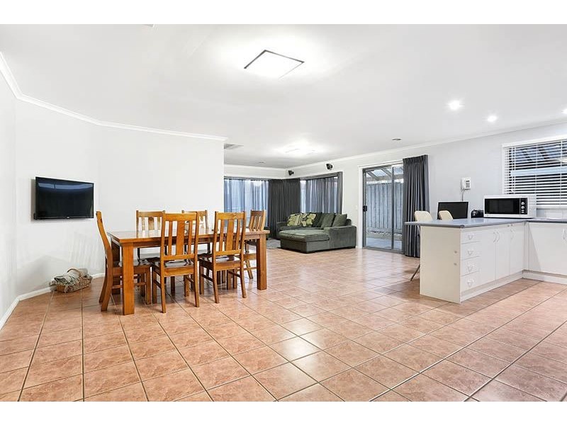 38 Murchison Way, Thomastown VIC 3074