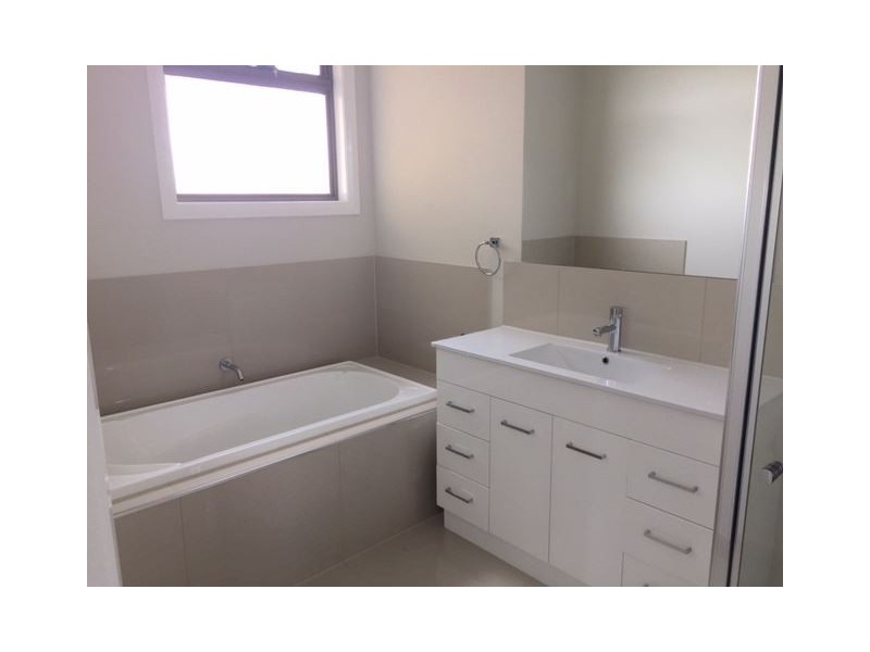 2/13 Chappell Street, Thomastown VIC 3074