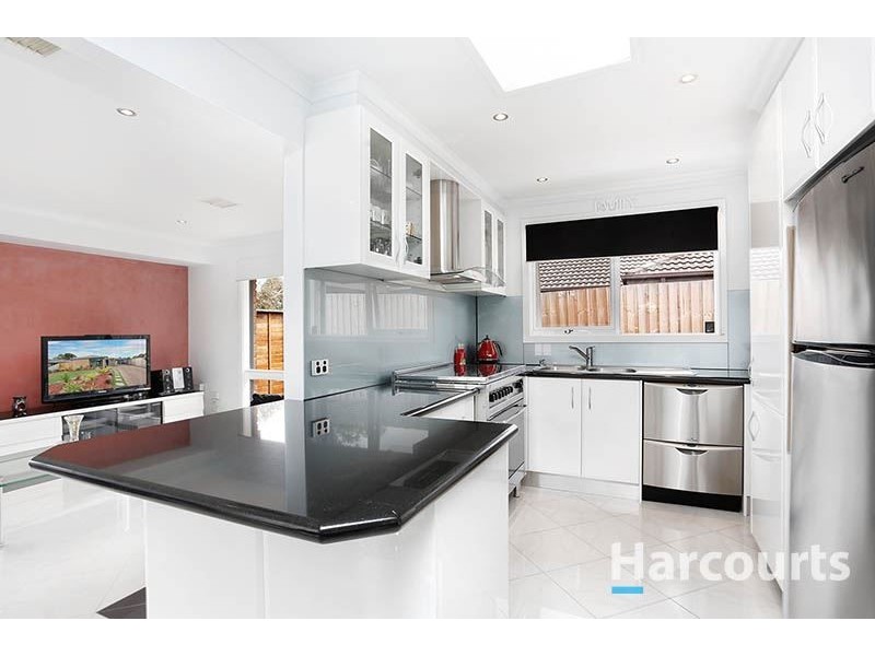 9 Idriess Court, Mill Park VIC 3082