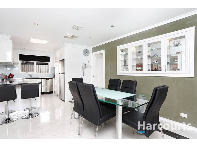 9 Idriess Court, Mill Park VIC 3082