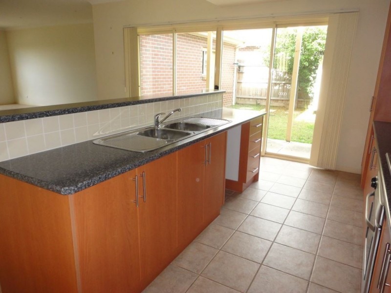1/17 View Street, Reservoir VIC 3073