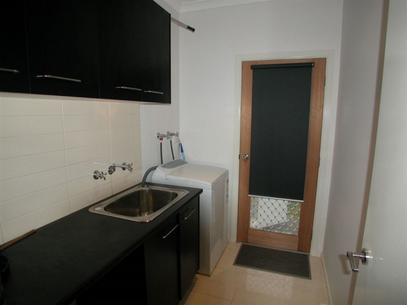 90 Hawkstowe Parade, South Morang VIC 3752