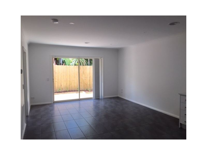 2B Paul Crescent, Epping VIC 3076