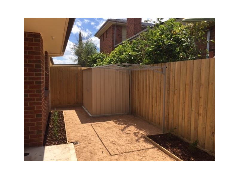 2B Paul Crescent, Epping VIC 3076