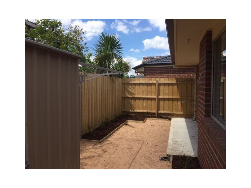 2B Paul Crescent, Epping VIC 3076