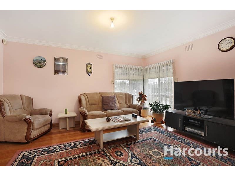 14 Charlton Place, Thomastown VIC 3074