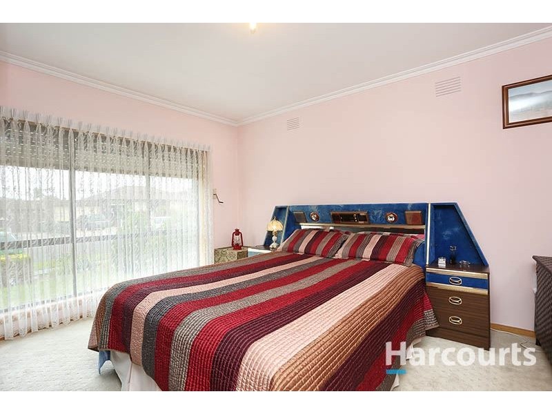 14 Charlton Place, Thomastown VIC 3074