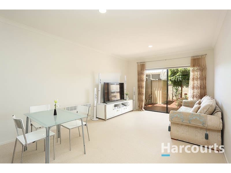 34 Grenville Walk, Lalor VIC 3075