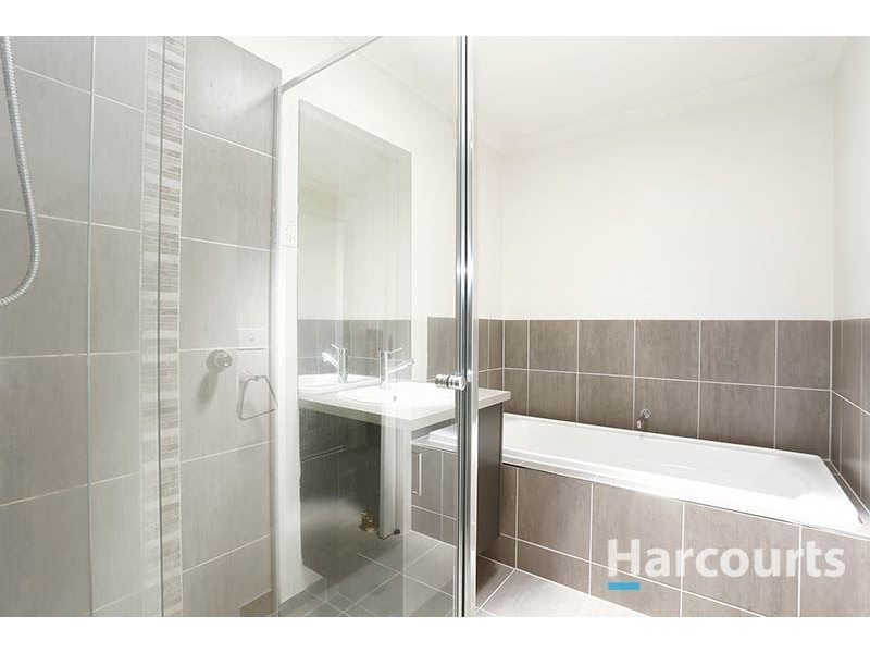 34 Grenville Walk, Lalor VIC 3075