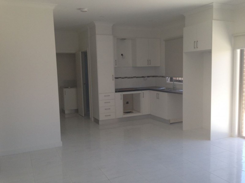 2/74 Cedar Street, Thomastown VIC 3074