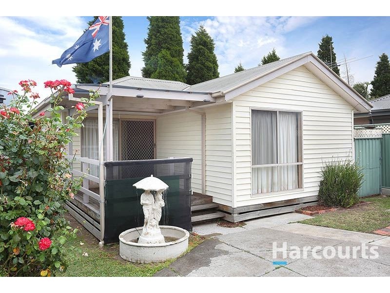207 Broadhurst Avenue, Reservoir VIC 3073