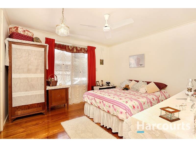 28 Banksia Avenue, Thomastown VIC 3074