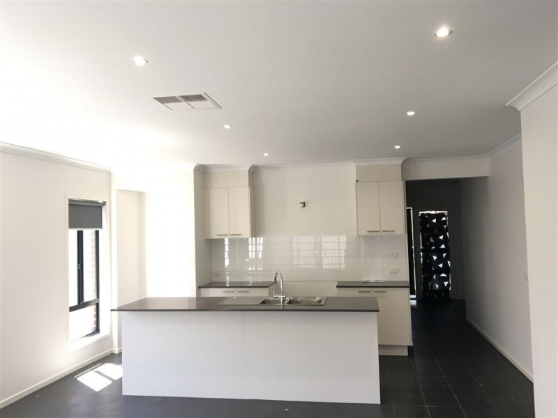 13 Plum Street, Craigieburn VIC 3064
