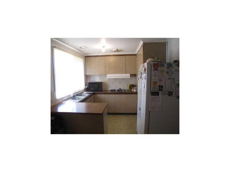 16 Uplands Place, Thomastown VIC 3074