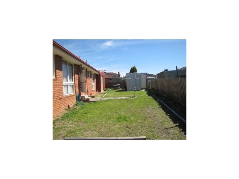 16 Uplands Place, Thomastown VIC 3074
