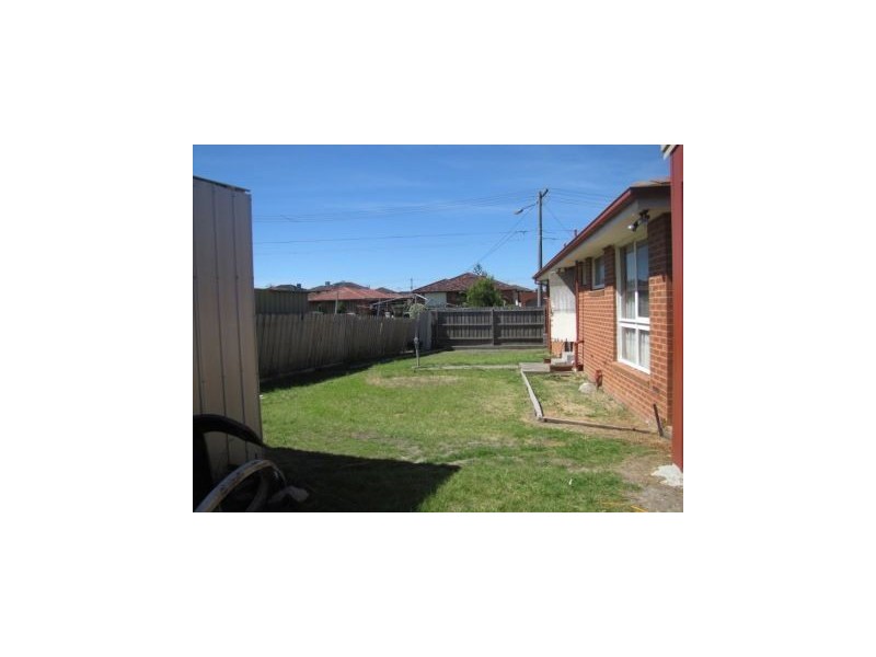 16 Uplands Place, Thomastown VIC 3074