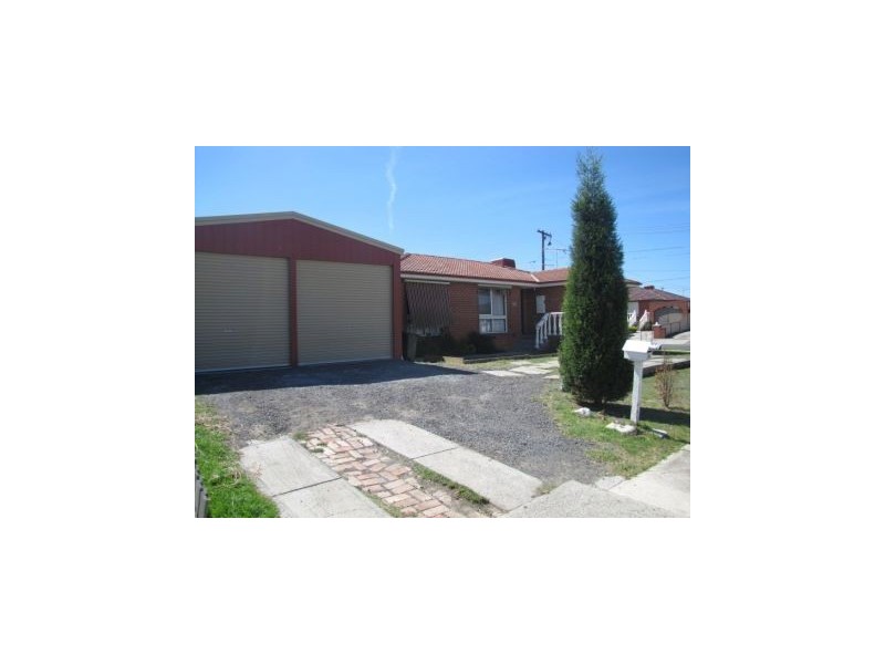 16 Uplands Place, Thomastown VIC 3074