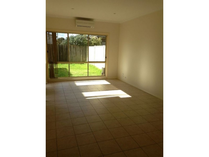 2/11 Mackey Street, Lalor VIC 3075