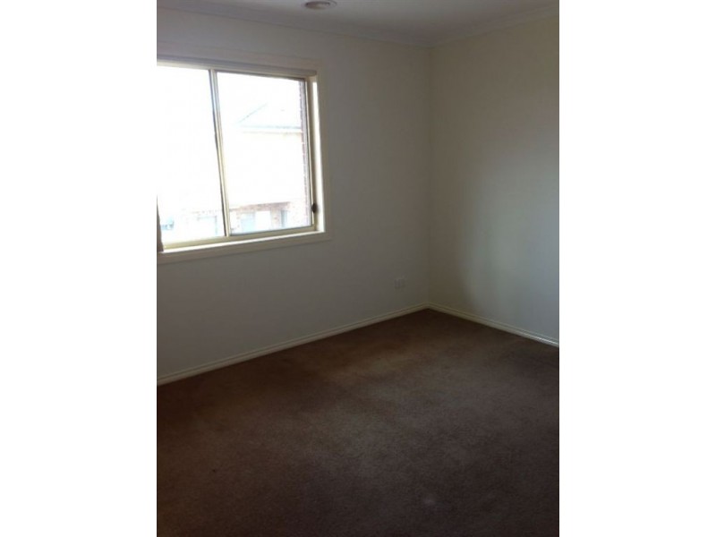 2/11 Mackey Street, Lalor VIC 3075