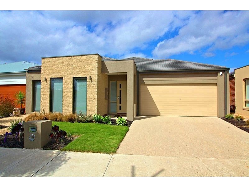 19 Starlight Gardens, Epping VIC 3076