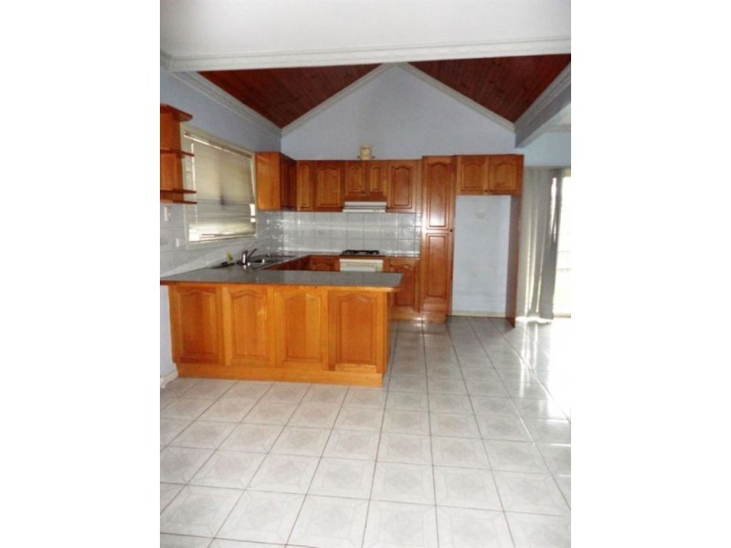 2/27 Mossman Crescent, Lalor VIC 3075