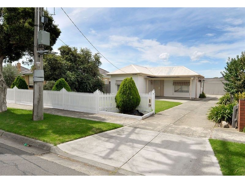 52 Mount view Road, Thomastown VIC 3074