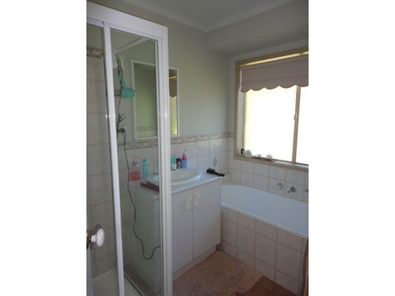 5 Parnell Court, Roxburgh Park VIC 3064