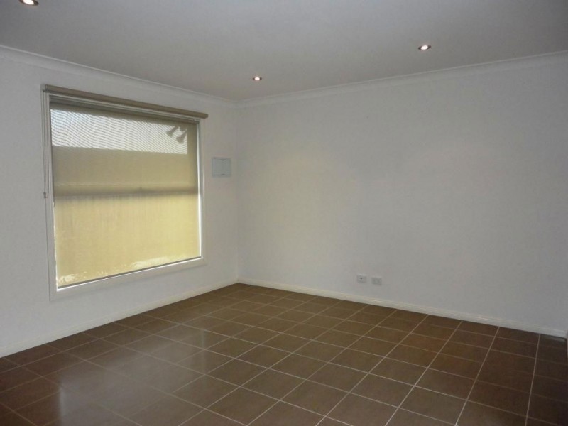 4/33 Storey Road, Reservoir VIC 3073