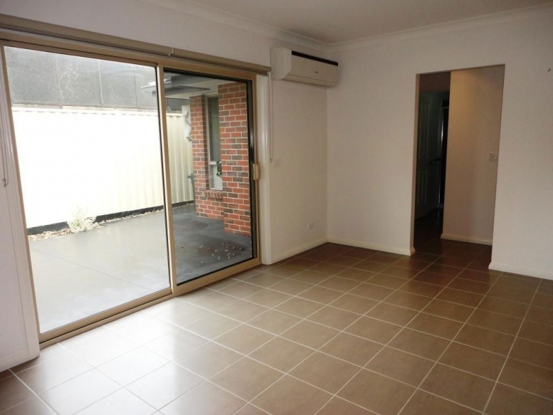 4/33 Storey Road, Reservoir VIC 3073