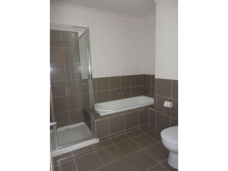 4/33 Storey Road, Reservoir VIC 3073