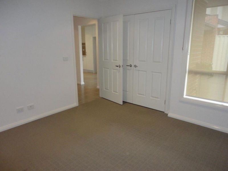 4/33 Storey Road, Reservoir VIC 3073