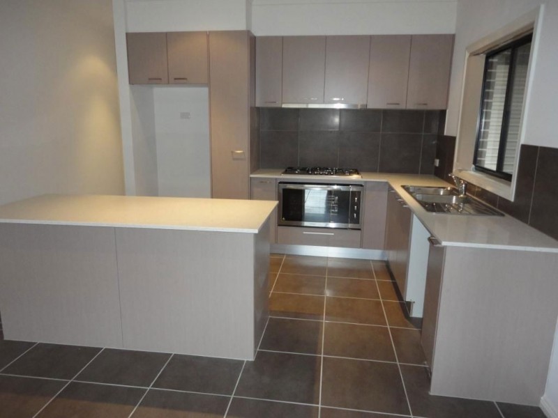 8 Bluehill Way, Wollert VIC 3750