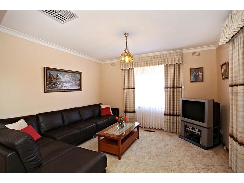 81 Curtin Avenue, Lalor VIC 3075