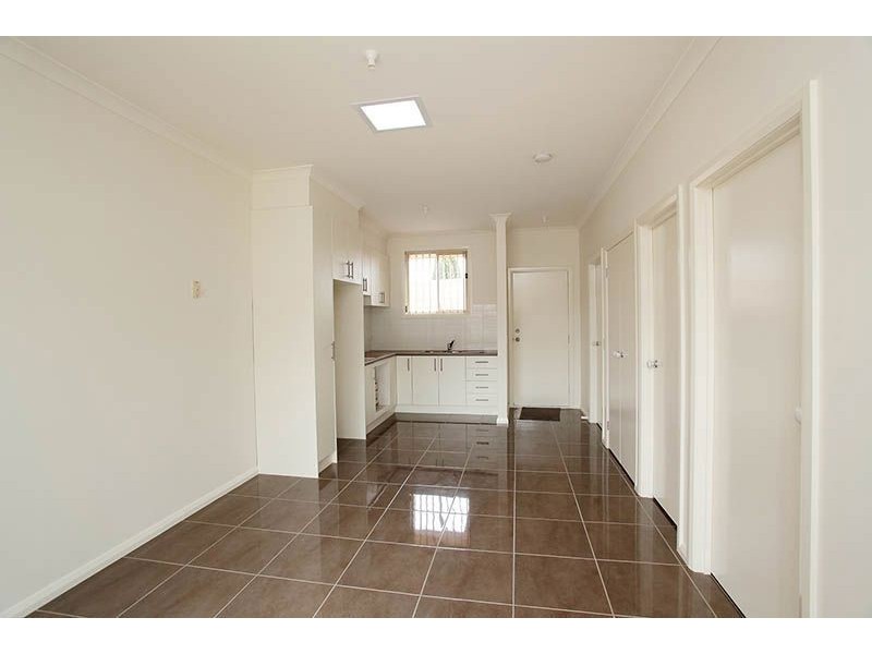 2/23 Midholm Court, Thomastown VIC 3074