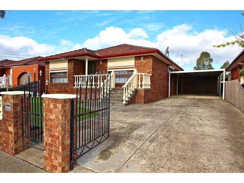 30 Maritana Crescent, Thomastown VIC 3074