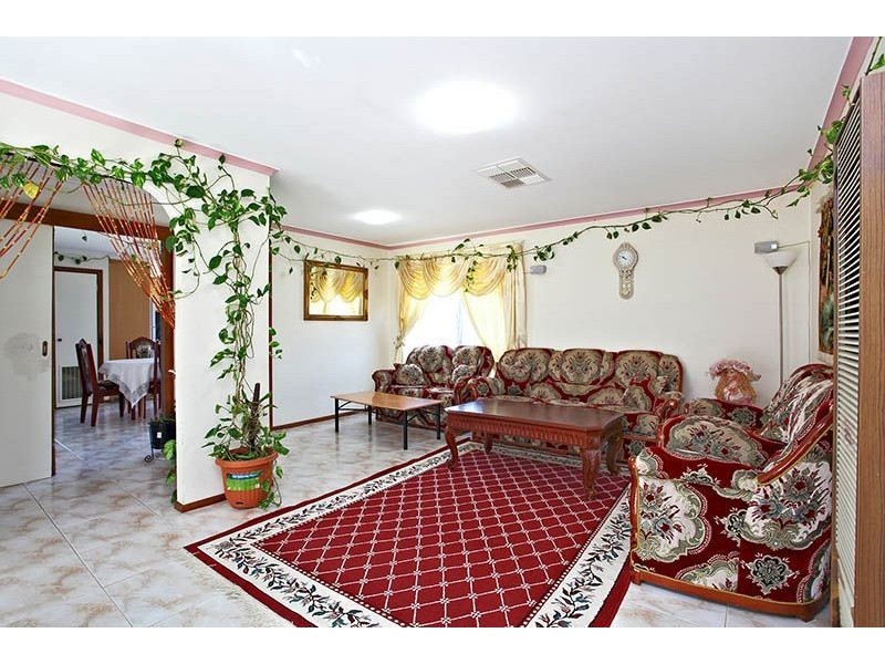 29 Wodonga Crescent, Thomastown VIC 3074