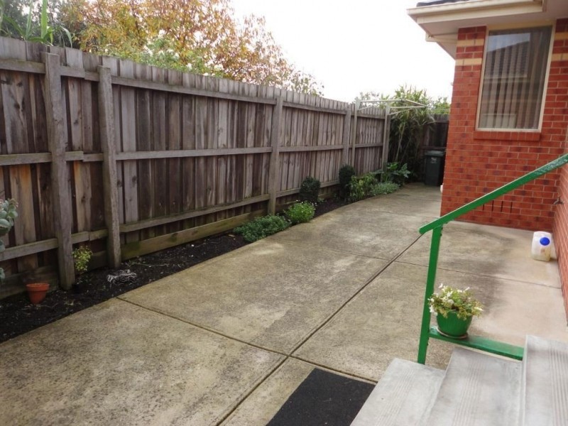 1/14 Edna Street, Thomastown VIC 3074