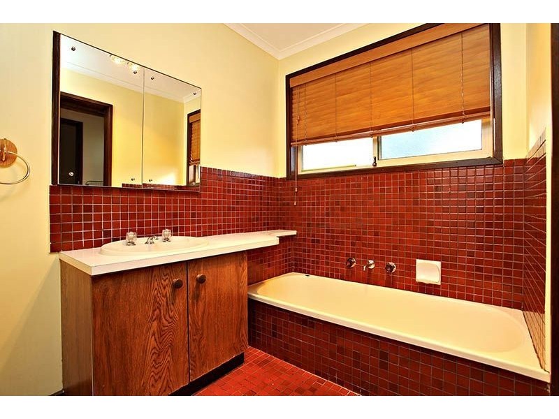 16 Karri Grove, Epping VIC 3076