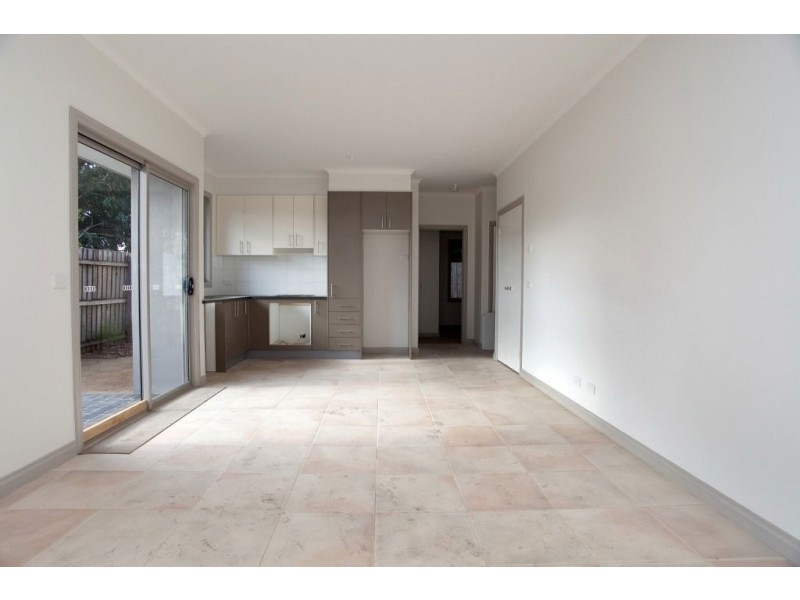 2/58-60 Memorial Avenue, Epping VIC 3076
