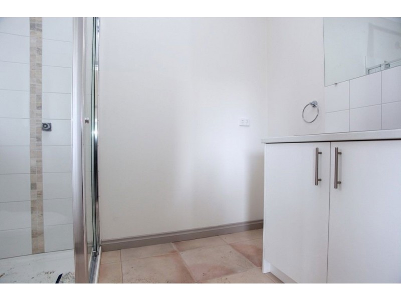 2/58-60 Memorial Avenue, Epping VIC 3076