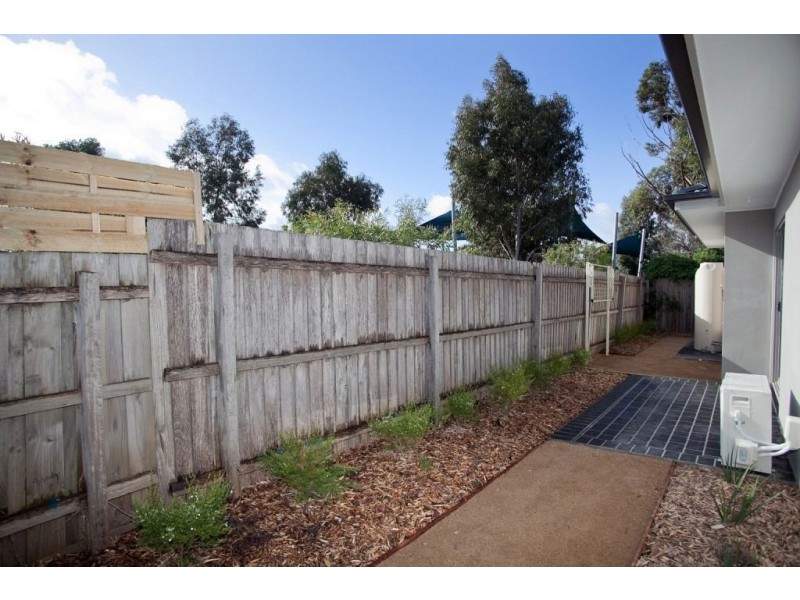 2/58-60 Memorial Avenue, Epping VIC 3076