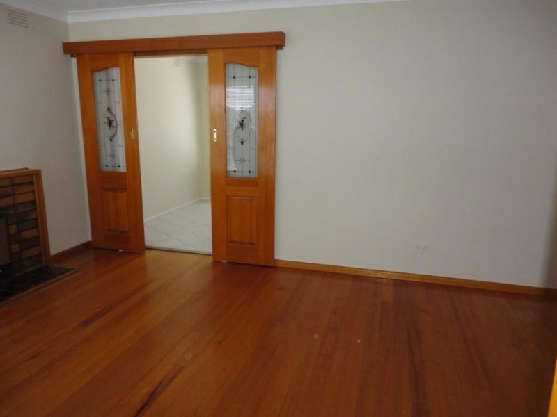 1/5 Lloyd Avenue, Epping VIC 3076